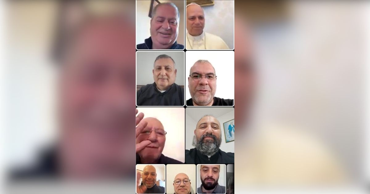 خاص - البابا لكهنة الجنوب: صلاتي معكم… اثبتوا في الرجاء