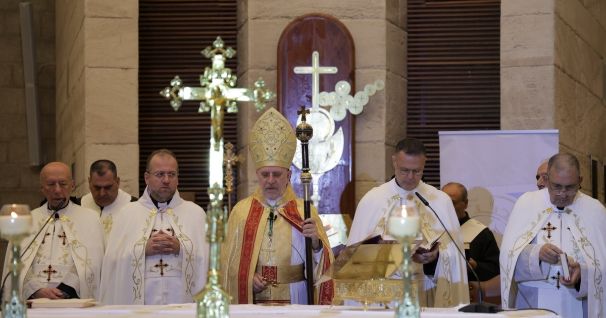 المطران عون يحتفل بقداس بدء السنة الطقسية في عنايا