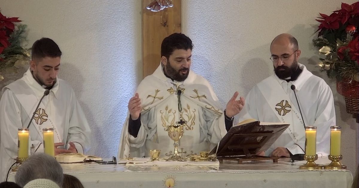 قدس الأب سليمان في عيد الدنح: معمودية المسيح ولادة جديدة تُعيد وصل السماء بالأرض