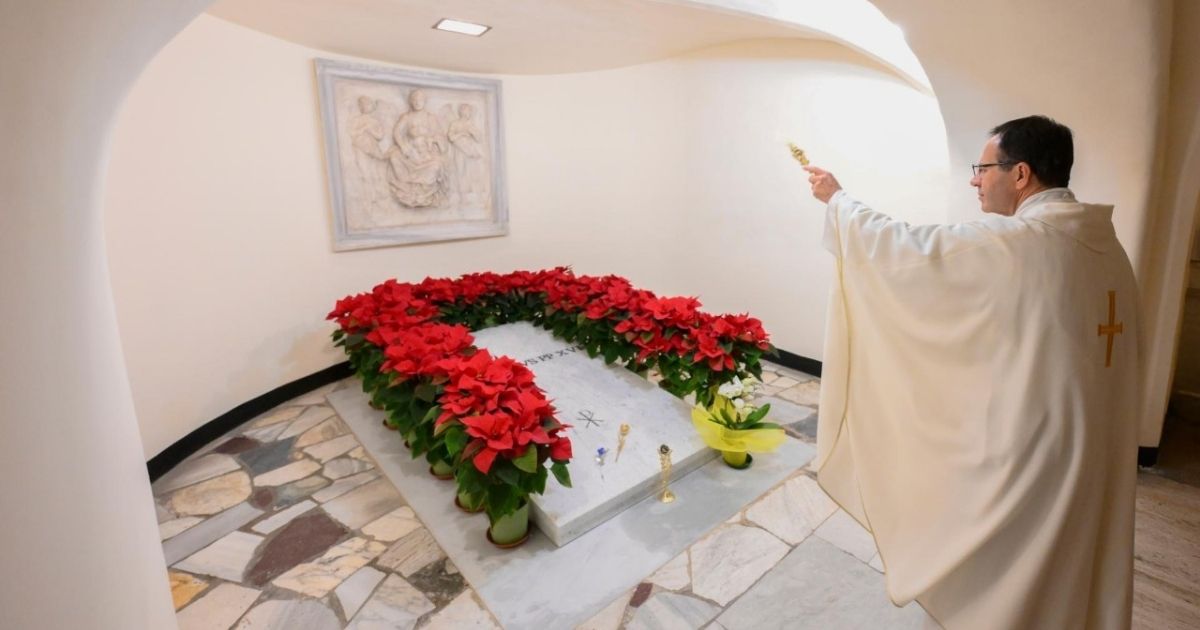 الكاردينال مولر في ذكرى رحيل البابا بنديكتوس السادس عشر: إرثٌ لاهوتي استثنائي