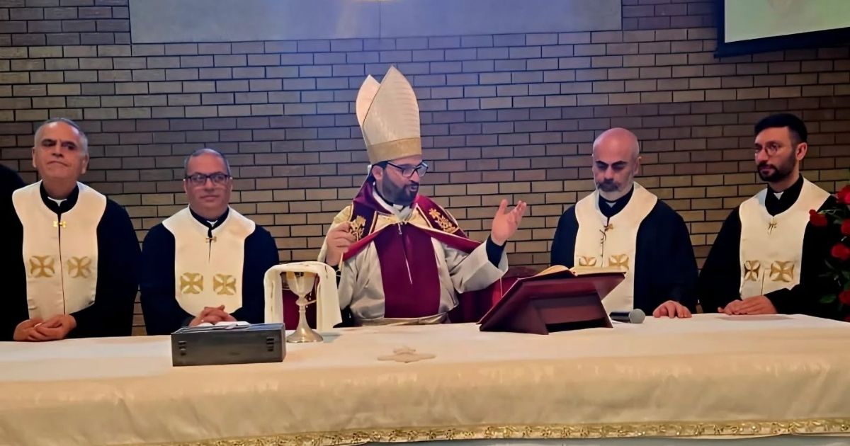 قدس الأب الياس سليمان ترأس قداس عيد مار مارون في رعية سيدة الأرز جنوب أفريقيا