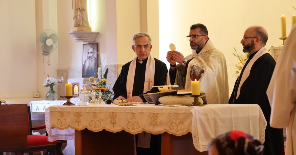 المطران بو نجم يترأس قداس يوم المريض في مستشفى السيدة - أنطلياس