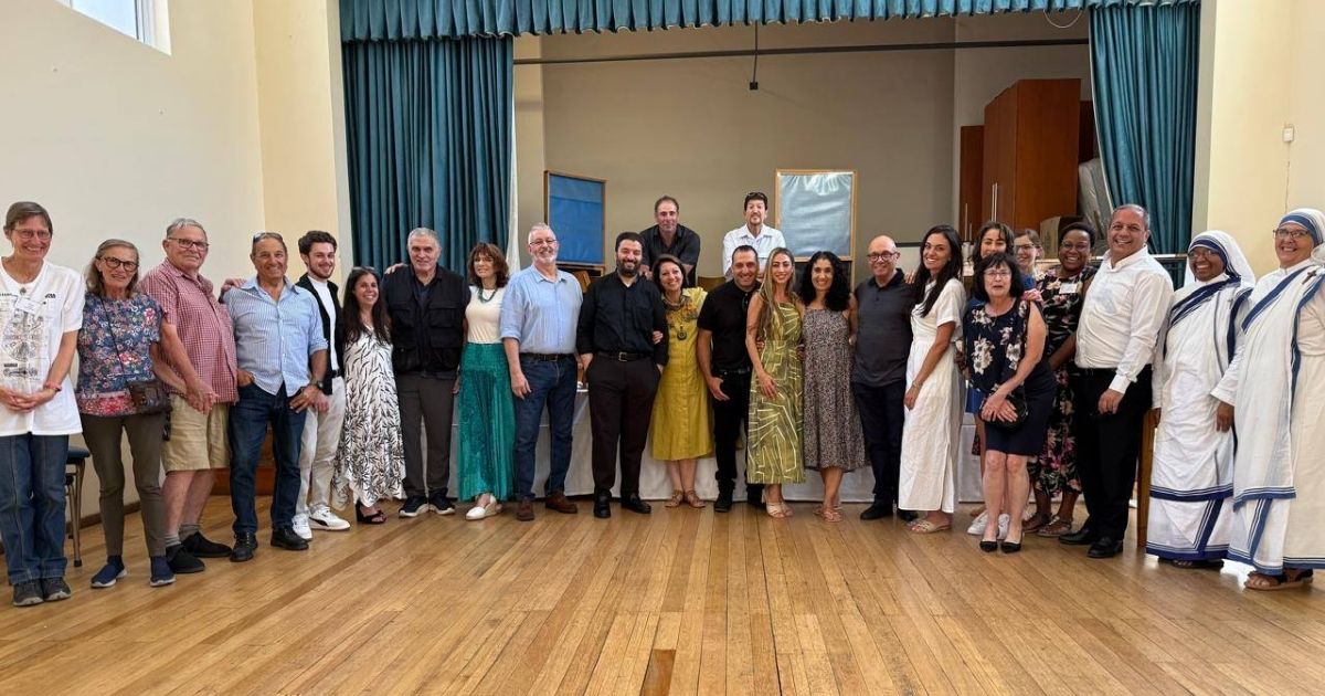 قدس الأب العام الياس سليمان يزور رسالة مار شربل في كايب تاون