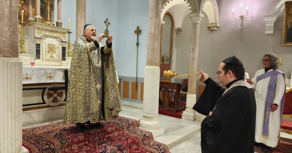 البطريرك يونان ترأس رتبة درب الصليب في المتحف