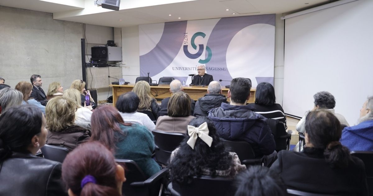 المطران عبد الساتر: زيارة المريض محبة مجانية على مثال المسيح