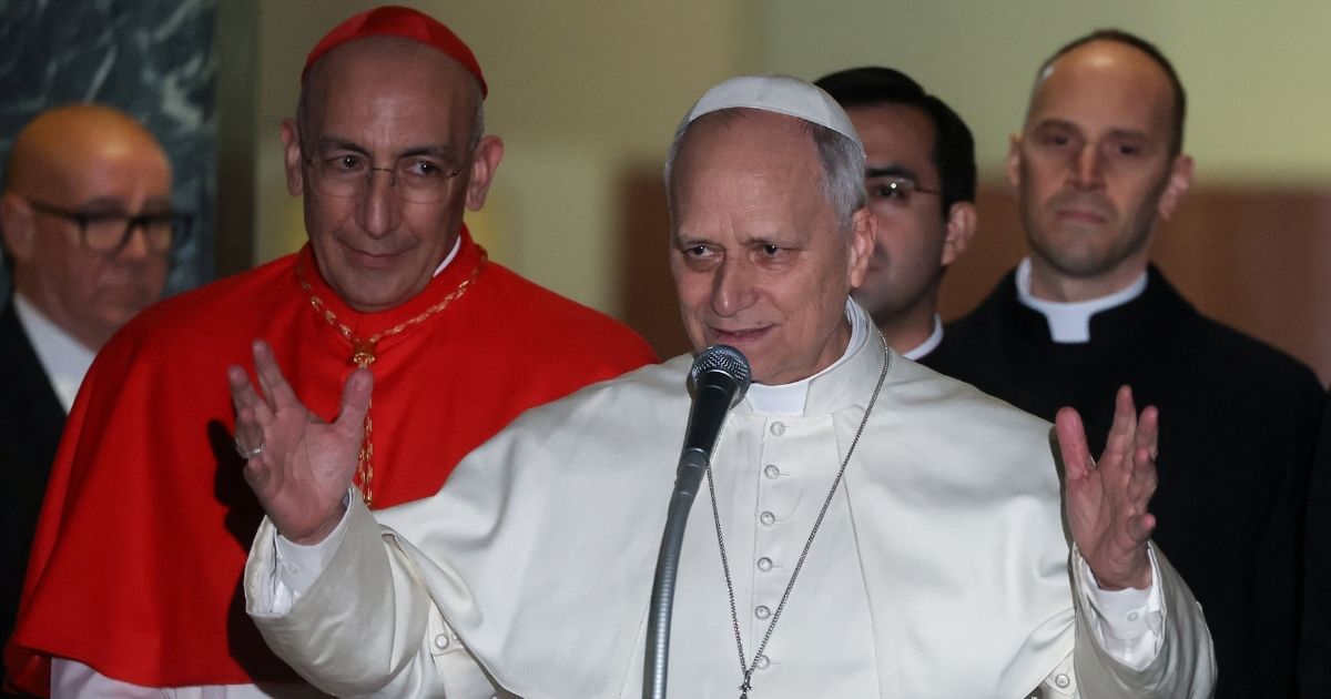 البابا لاوُن الرابع عشر: قلق على الشرق الأوسط… الله يريد السلام لا الحرب