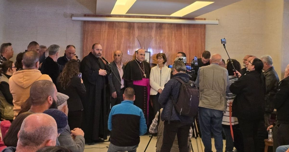 السفير البابوي يتفقد القرى المسيحية في الجنوب... بورجيا من القليعة: دعم للأهالي!