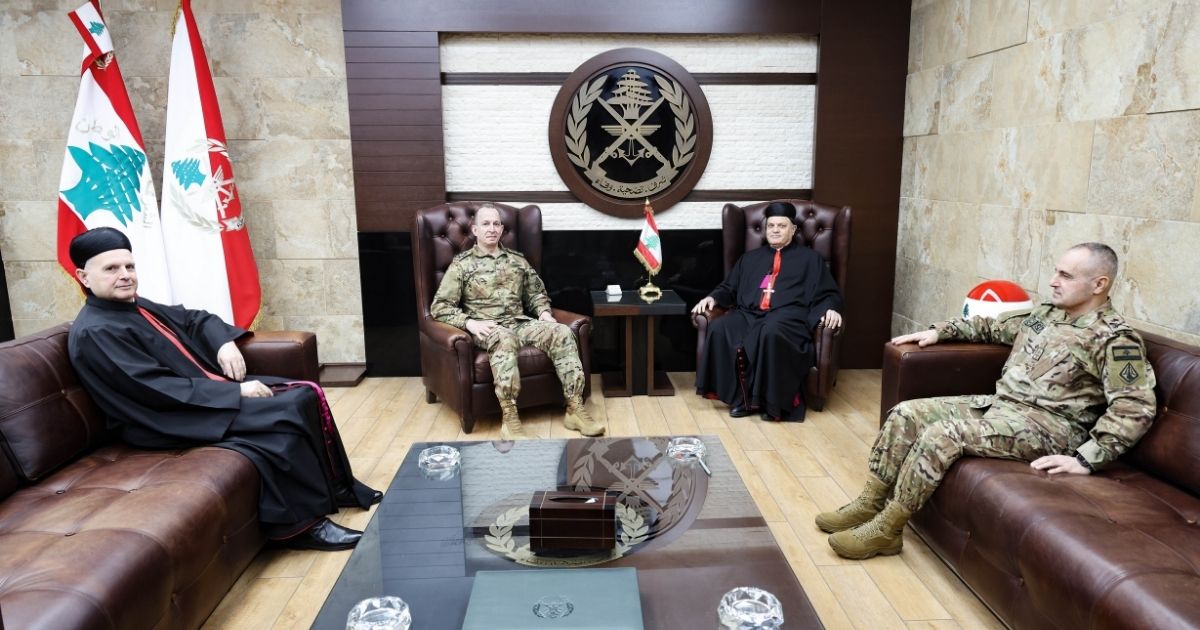 الراعي يوفد المطرانين نصار وعوكر إلى قائد الجيش ويشدّد على دعم المؤسسة العسكرية