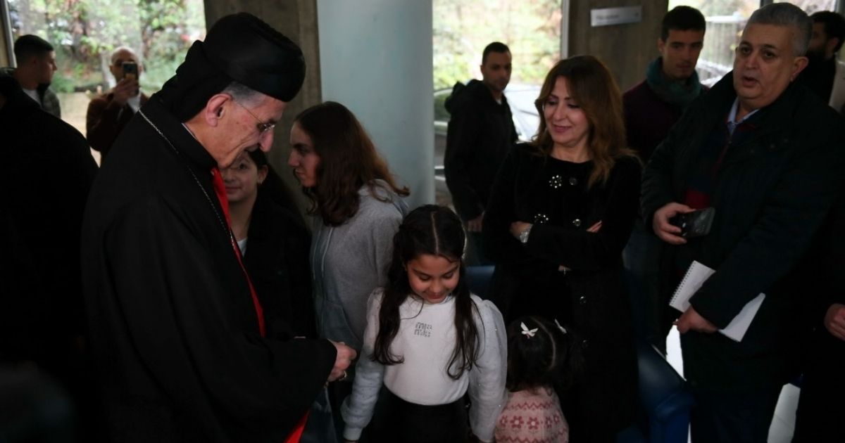 البطريرك الراعي يتفقد النازحين الجنوبيين المقيمين في جمعية "مشاركة ومحبة"