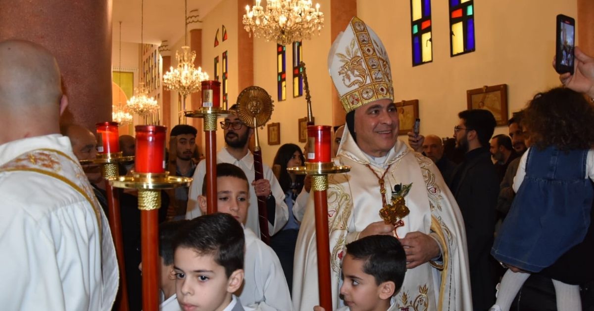 المطران شارل مراد يحتفل بقداس الشعانين