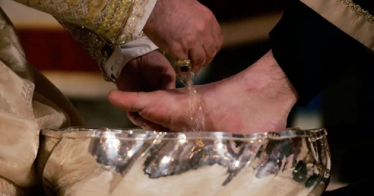 المطران الورشا يترأس رتبة الغسل في دلبتا