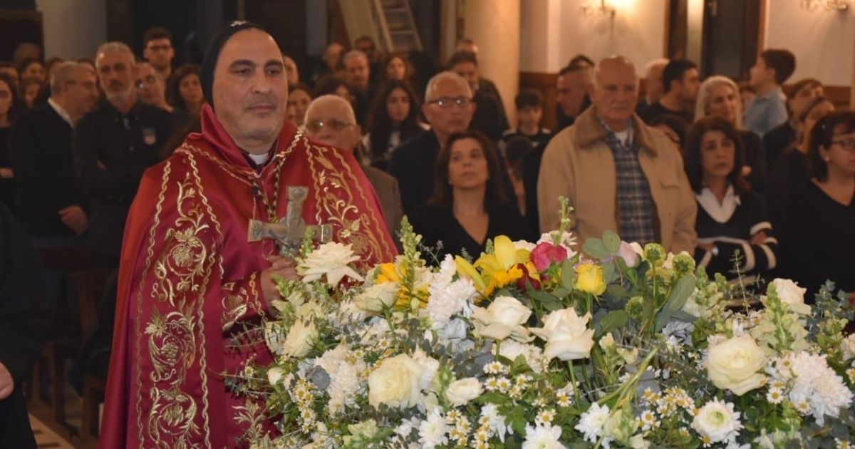 المطران مراد يترأس رتبة سجدة الصليب ودفن المسيح في الفنار