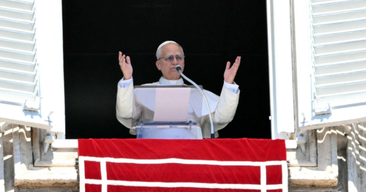 الحبر الأعظم: لنثابر في الصلاة من أجل السلام