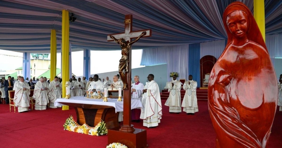البابا يحتفل بالقداس الإلهي مختتمًا زيارته الرسولية إلى الكاميرون
