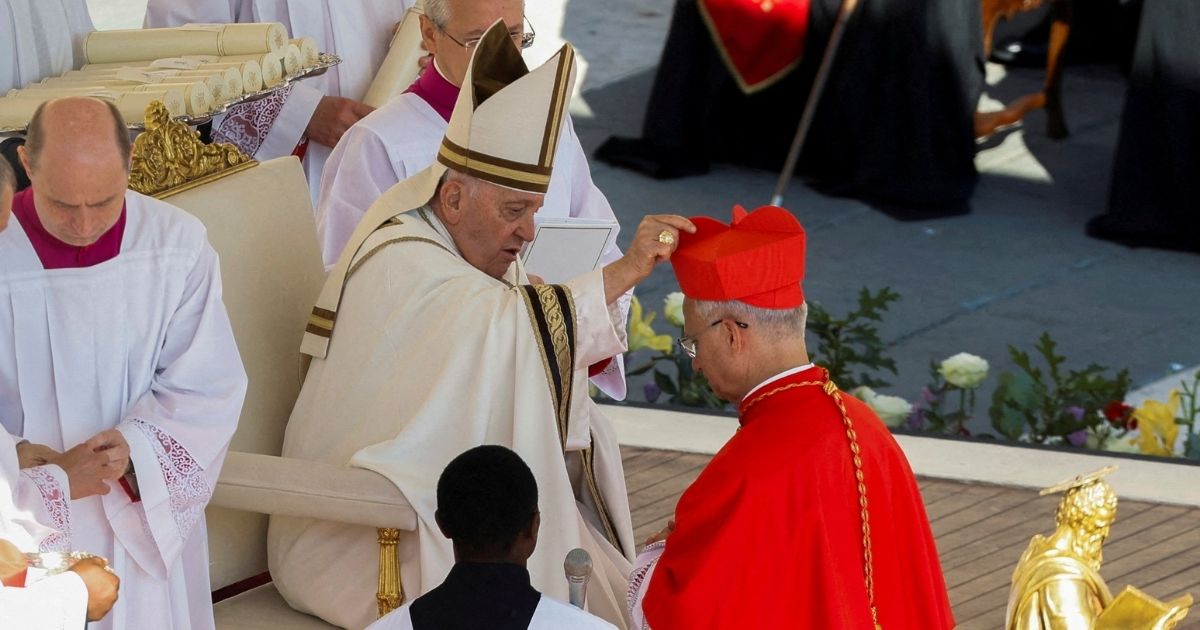 البابا لاوُن يستذكر سلفه البابا فرنسيس: أعطى الكنيسة والعالم شهادة قرب ورحمة