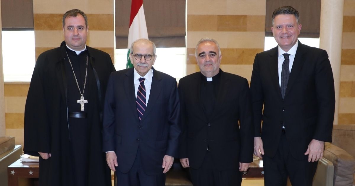 وفد من "سيدة اللويزة" دعا الرئيس سلام لرعاية حفل تخرج طلاب الجامعة