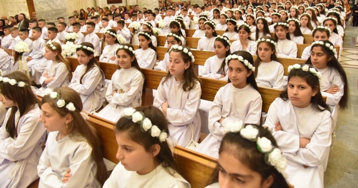 الكنيسة المارونية تنفي شائعات إلغاء المناولة الأولى