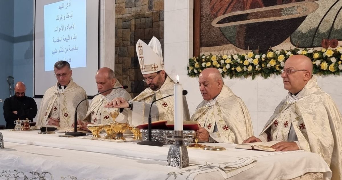 قدس الأب الياس سليمان في عيد دير المخلّص: نور القيامة أقوى من ظلمة الرابع من آب