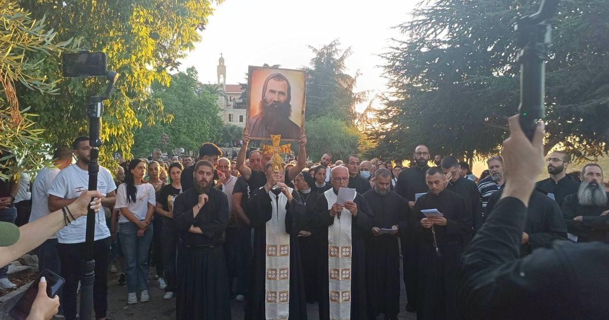 كفيفان تصلّي لإعلان قداسة الطوباوي إسطفان نعمة