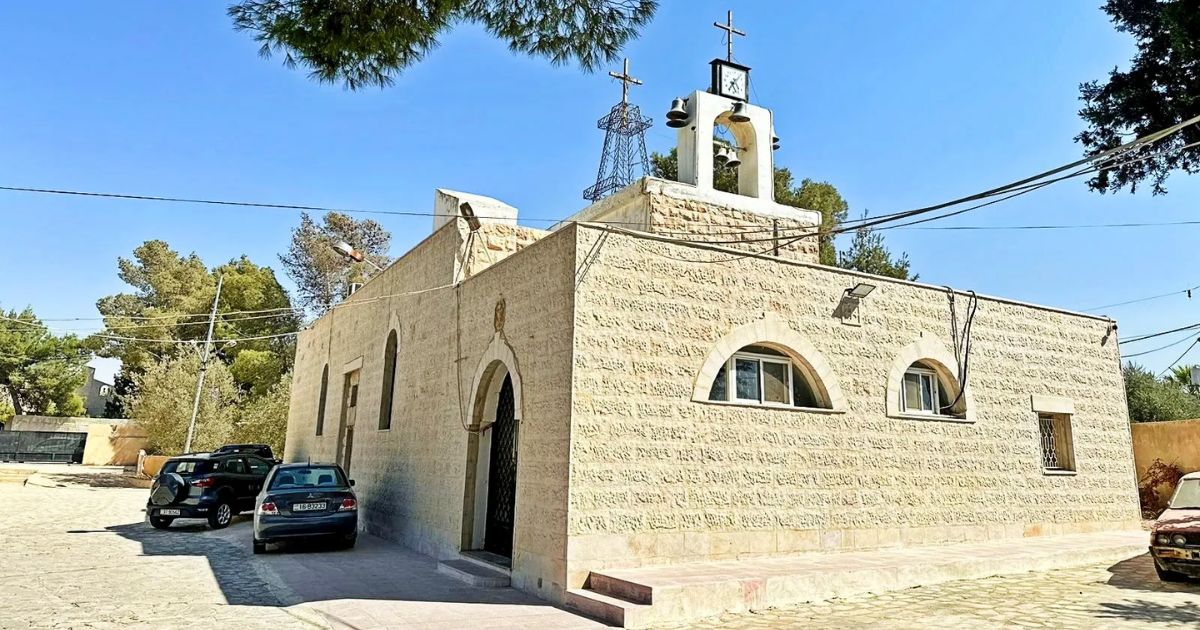 الأردن: 7 قتلى بإطلاق نار خلال جنازة في كنيسة بالكرك