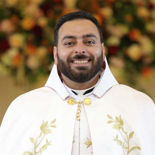 الخوري مايك مارون